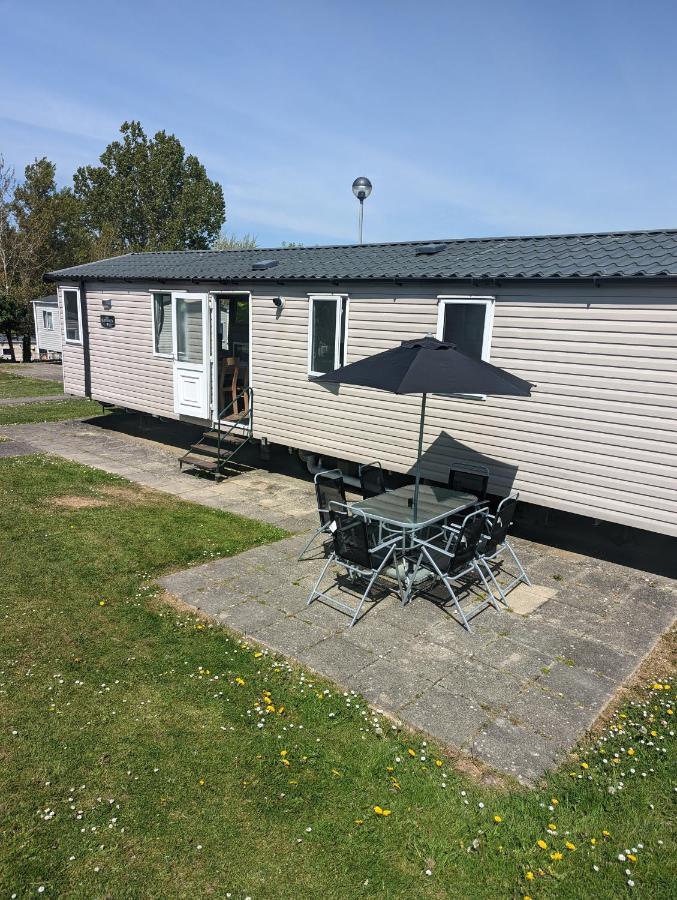 Swift Holidays At Combe Haven Holiday Park Hastings Bagian luar foto