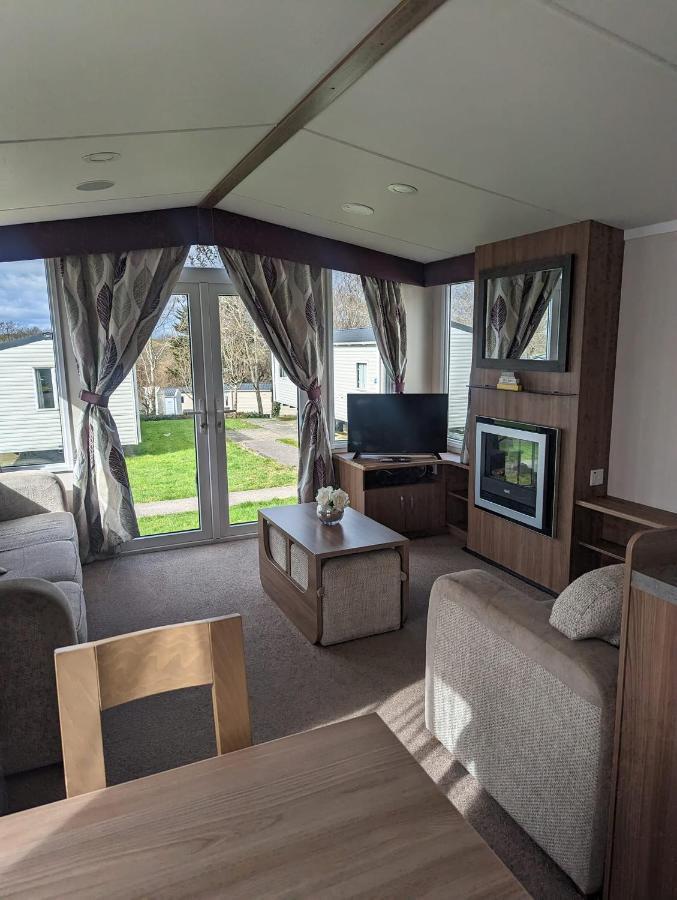 Swift Holidays At Combe Haven Holiday Park Hastings Bagian luar foto