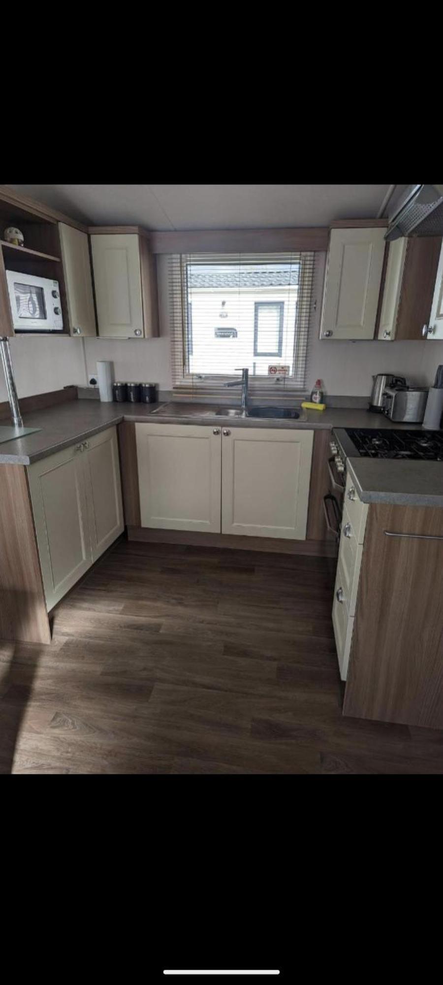 Swift Holidays At Combe Haven Holiday Park Hastings Ruang foto
