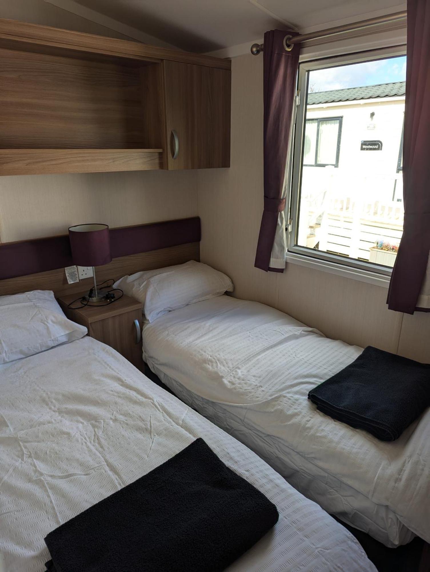 Swift Holidays At Combe Haven Holiday Park Hastings Bagian luar foto